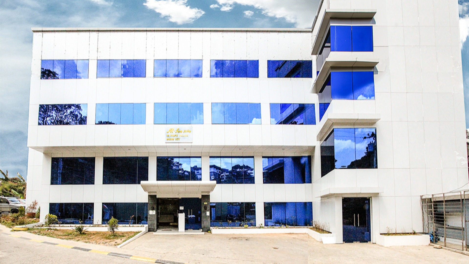 PINES IELTS Campus Banner