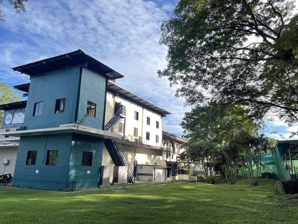 HELP Clark - 學校環境