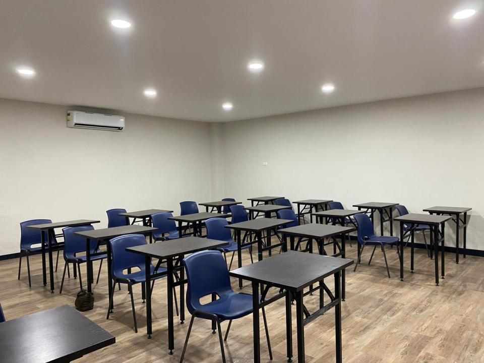 HELP Clark - 學校環境