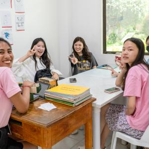 English FELLA-2 - 學校環境